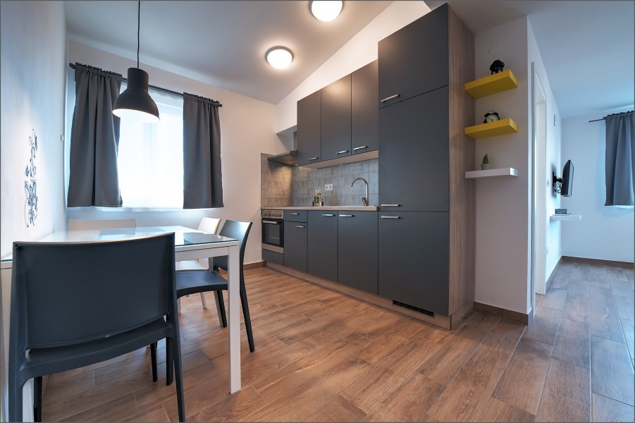 APARTMAN 7